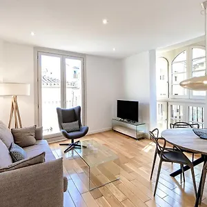 https://luxury-duplex-in-the-heart-of-the-city.hotelsinnerja.org